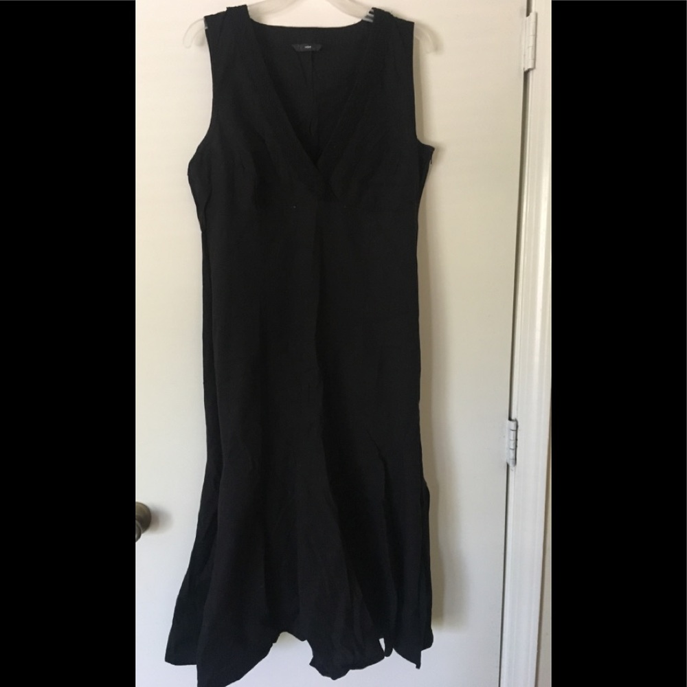 Midi black dress. Sleeveless.